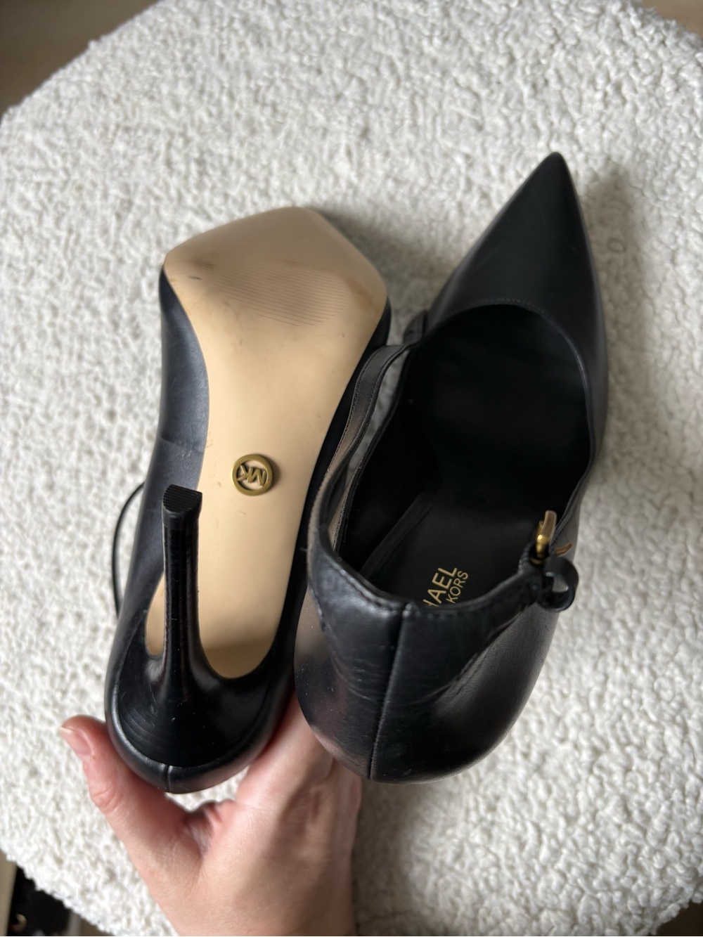 🔥🔥 100% Authentic MICHAEL KORS
Leather Pumps In Black/Size 8.5🔥🔥 - Picture 3 of 8